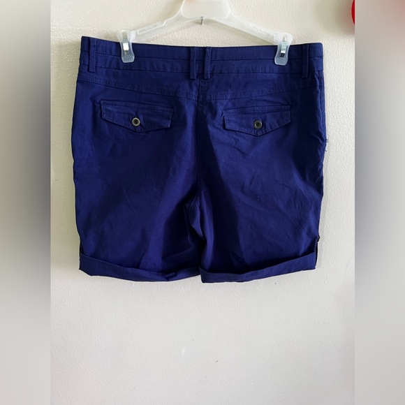 Artisan NY Pocket Detail Size 8‎ Blue Washed Short - Picture 9 of 16